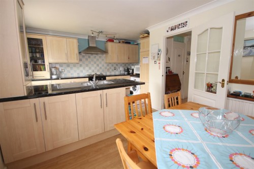 Broadwater Road, Twyford - Photo 2