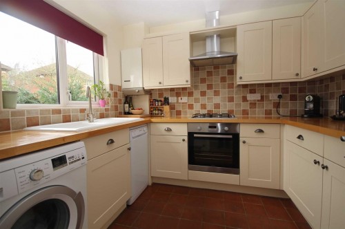 Saunders Close, Twyford, Reading - Photo 5