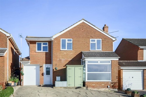 Wessex Gardens, Twyford, Reading - Photo 1