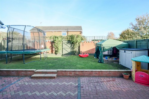 Wessex Gardens, Twyford, Reading - Photo 14