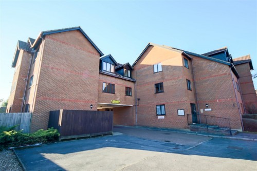 Sadlers Court, Winnersh, Wokingham - Photo 12